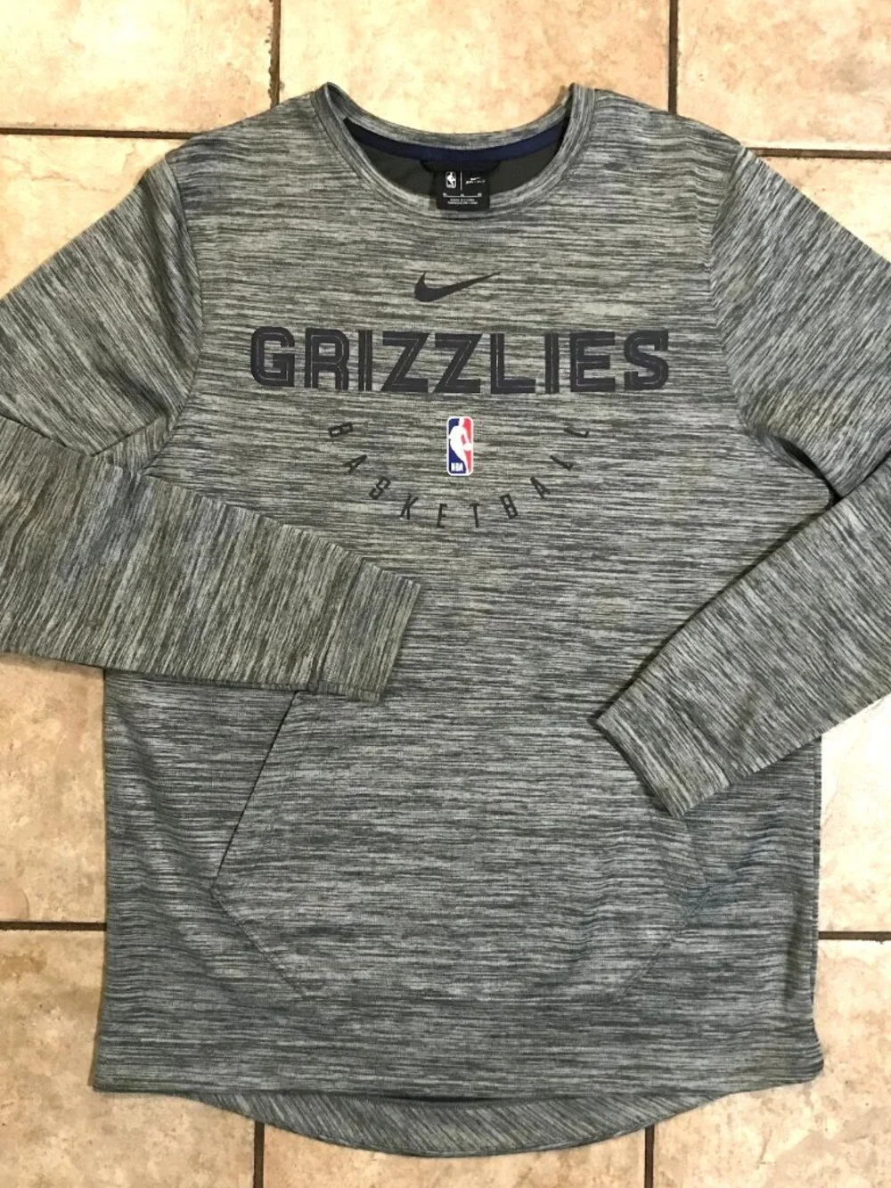 Men's Nike Heathered Memphis Grizzlies Spotlight Performance Sweatshirt-Size M